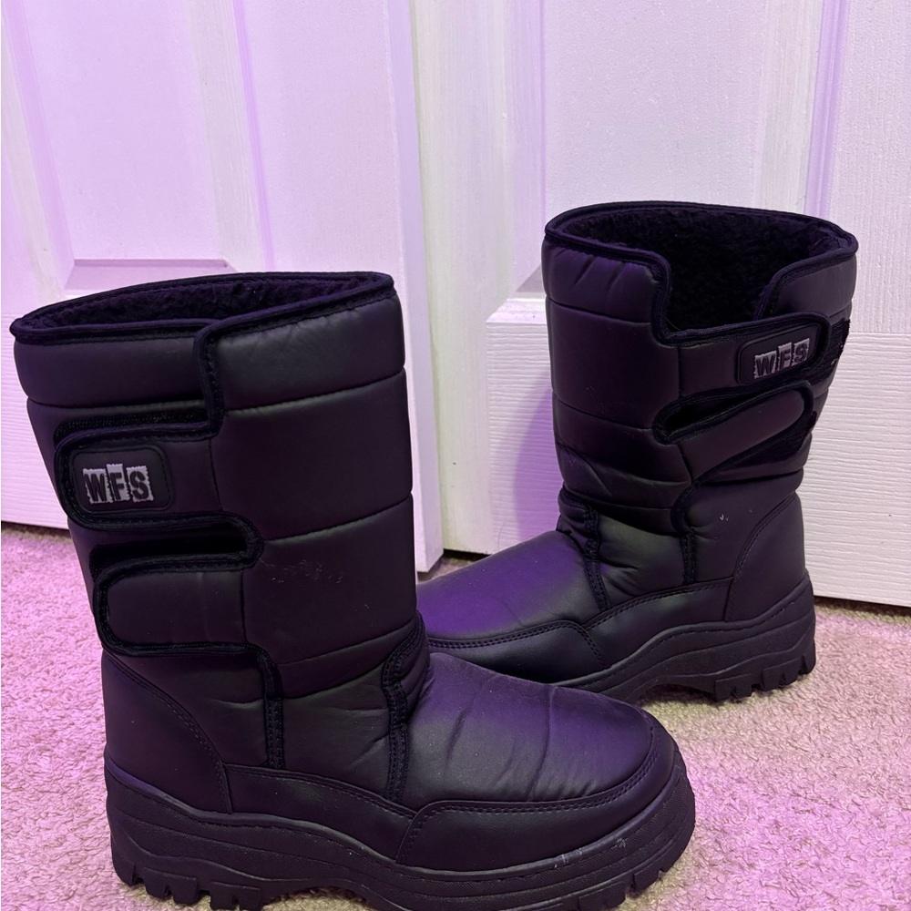 Black Winter Snow Boots
